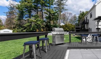 116 Nayatt Rd, Barrington, RI 02806