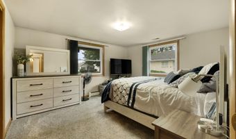 910 E 3rd St, Auburn, IN 46706