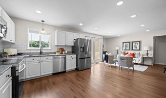 378 Palermo Dr, Ballwin, MO 63021