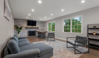 3436 HOLLY Rd, Annandale, VA 22003