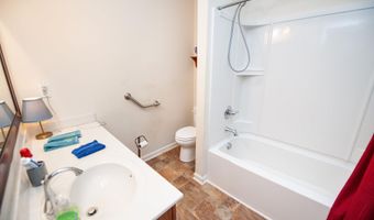 175 Castleton Cir, Boiling Springs, SC 29316