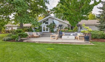 855 Reiten Dr, Ashland, OR 97520