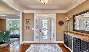 259 Meadowbrook Country Club Est, Ballwin, MO 63011