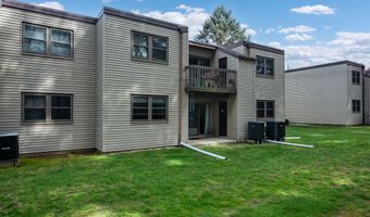 602 Twin Circle Dr 602, South Windsor, CT 06074