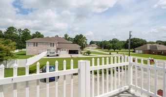 605 Plantation Dr, Adel, GA 31620