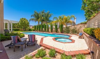 5801 Middle Crest Dr, Agoura Hills, CA 91301