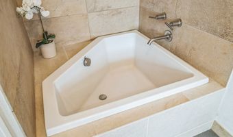 15900 SW BRECCIA Dr, Beaverton, OR 97007