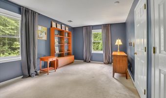 19 Oak Leaf Cir, Coventry, CT 06238