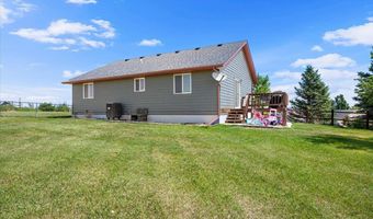 702 Taylor Ct, Belle Fourche, SD 57717