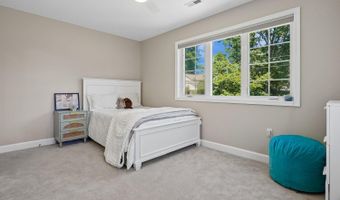 3536 N DICKERSON St, Arlington, VA 22207