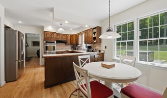 28 Wintergreen Hill Rd, Danbury, CT 06811