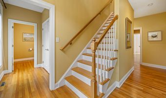 2 Ellsworth Pl, Avon, CT 06001