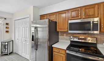 906 Canterbury Ln 906, Colchester, CT 06415