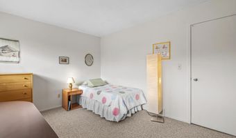 624 Peninsula Ct, Ann Arbor, MI 48105