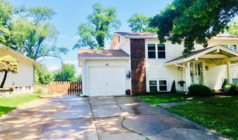 361 Messina Dr, Ballwin, MO 63021