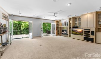 200 Robinhood Rd, Asheville, NC 28804