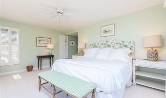 36 Newport St, Jamestown, RI 02835