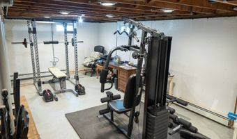 4 Park Ln, Andover, NJ 07860