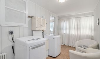 19 Valerie Ln, Danbury, CT 06811