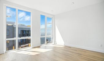 38 Hichborn 203, Boston, MA 02135