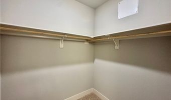 915 NE Heights Ln, Bentonville, AR 72712