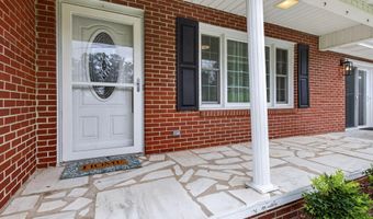 379 NE Morningside Ln, Abingdon, VA 24210