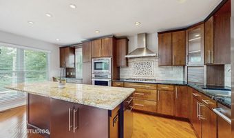 1291 White Chapel Ln, Algonquin, IL 60102