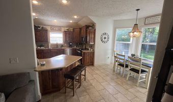1025 Nickolas St, Aurora, MO 65605