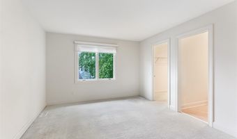 210 Chisholm Ct, Aurora, OH 44202