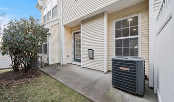 4 BOATWORKS Dr, Bayonne, NJ 07002