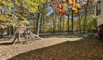 19 Apple Blossom Ct, Airmont, NY 10952