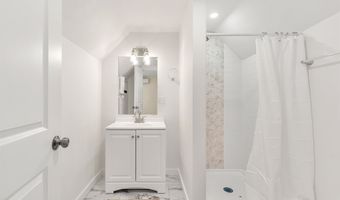 5 Bartlett St, Allenstown, NH 03275