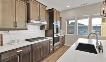 17066 Takipi Rd, Apple Valley, CA 92307