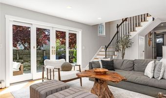 7 Florence Ave, Newport, RI 02840