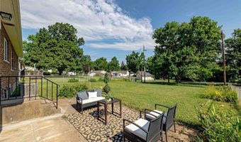 7315 Cheshire Ln, Affton, MO 63123