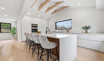 9200 CEDAR Ln, Bethesda, MD 20814