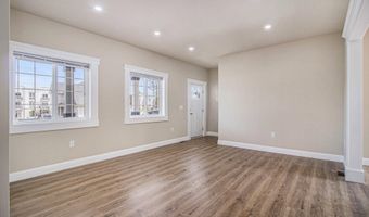 6 Maple Village Ct, Ann Arbor, MI 48103