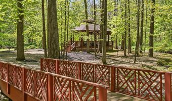 805 Cascades Dr, Aurora, OH 44202
