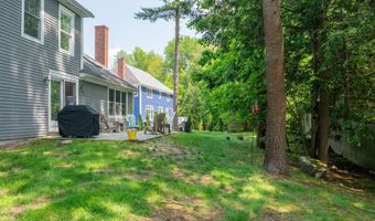 24 Surrey Ln, Falmouth, ME 04105