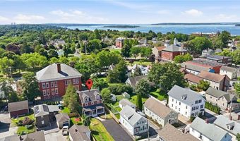 40 Congregational St, Bristol, RI 02809