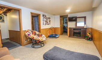 1724 S 1st St, Aberdeen, SD 57401