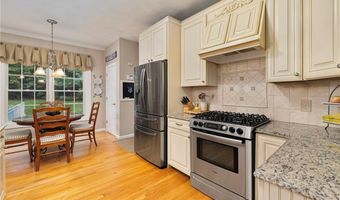 212 Orchard Woods Dr, North Kingstown, RI 02874