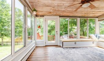 41 Mount View Ave, North Kingstown, RI 02852
