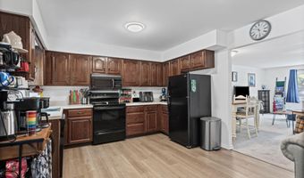 137 Point Of Woods Dr, Albany, NY 12203