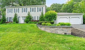 17 Greyledge Dr, Albany, NY 12211