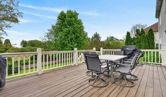 941 Par Dr, Algonquin, IL 60102