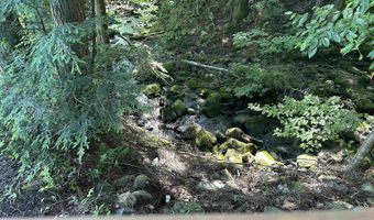 46 Log Cabin Dr, Cambridge, VT 05465