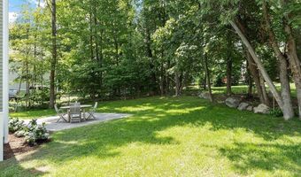 42 Hillside Ave, Bedford, MA 01730