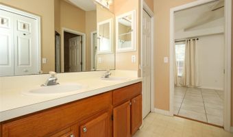 1052 ROYAL OAKS Dr, Apopka, FL 32703