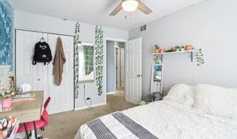 1256 Edgewater Ln, Antioch, IL 60002